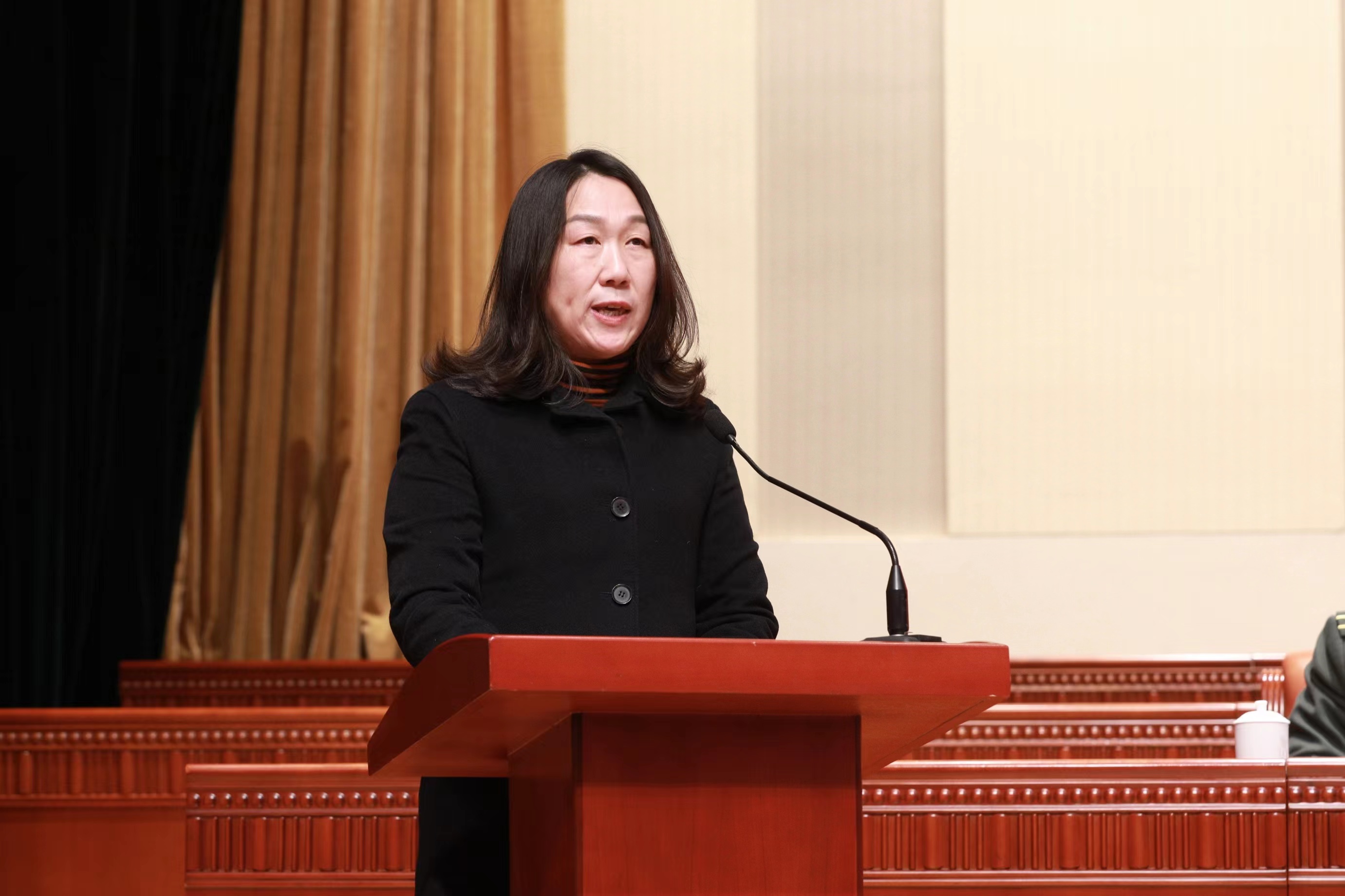 广东中旗新材料股份有限公司蒋晶晶总经理发言(图 佛山日报记者符诗贺).jpg