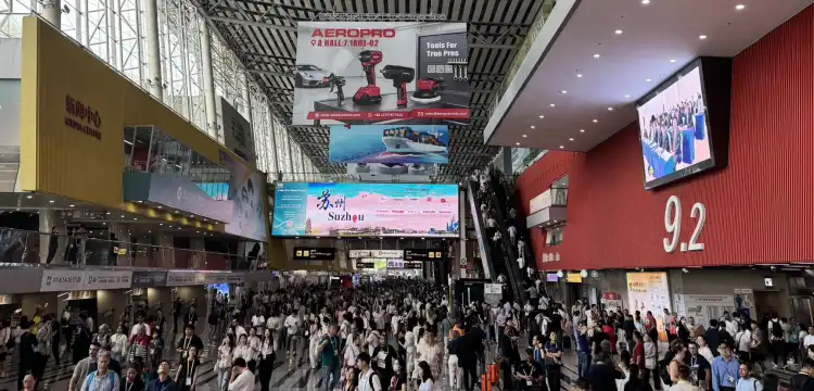 抢单全球！第140届广交会开幕，顺德295家企业携“绿色+智造”亮相琶洲