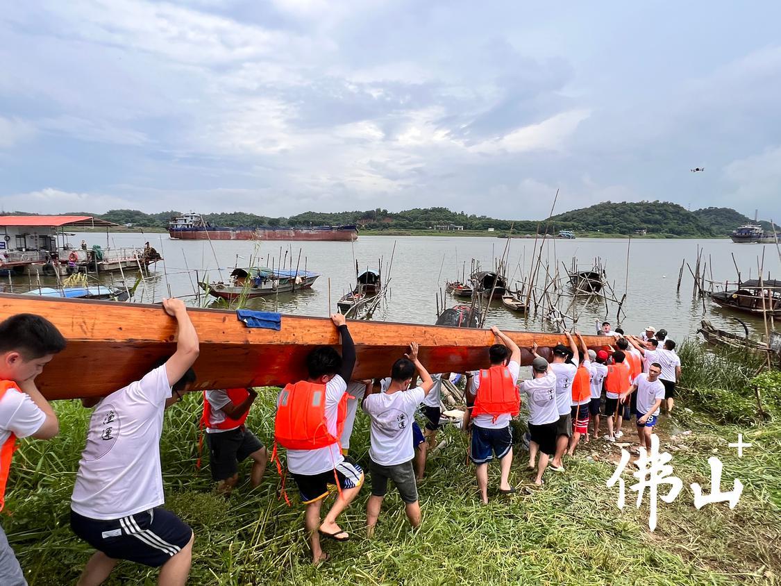 水运村一年一度的“请龙下水”仪式。佛山市新闻传媒中心记者杨立韵摄.jpg