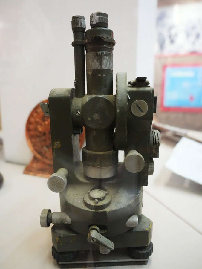 水准测量仪。 水准测量仪。