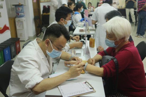 “奋进新征程,工会护健康”——祖庙街道总工会联合铁军社区开展关爱职工健康活动824.png
