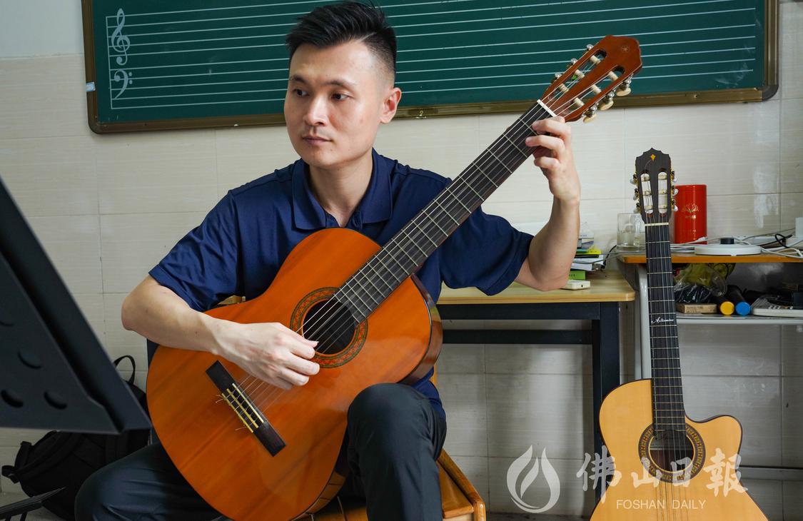 高明区实验中学老师方力平课后练习吉他。佛(5381661)-20230626194104.jpg