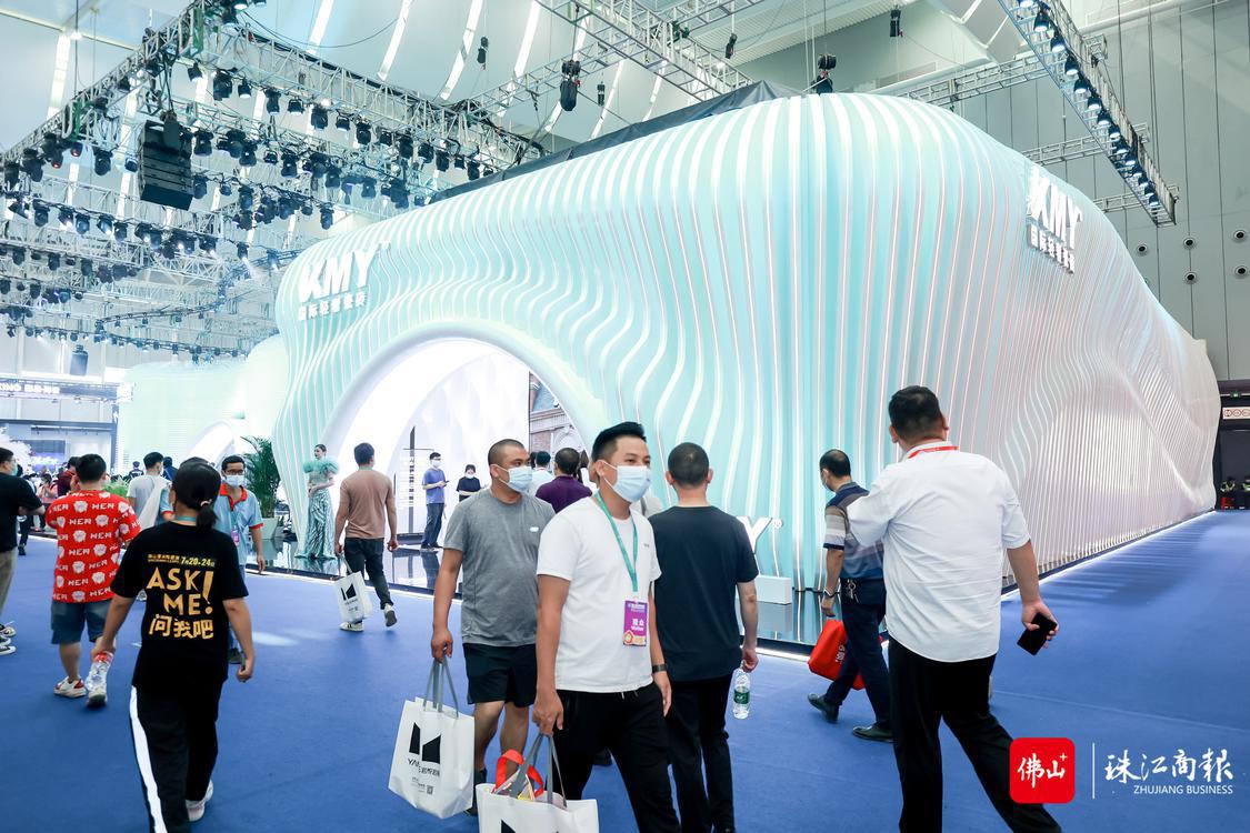往届佛山潭洲陶瓷展展会现场.jpg