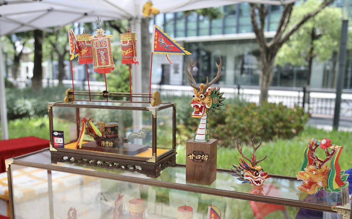 展示叠滘弯道赛龙船的模型.jpg