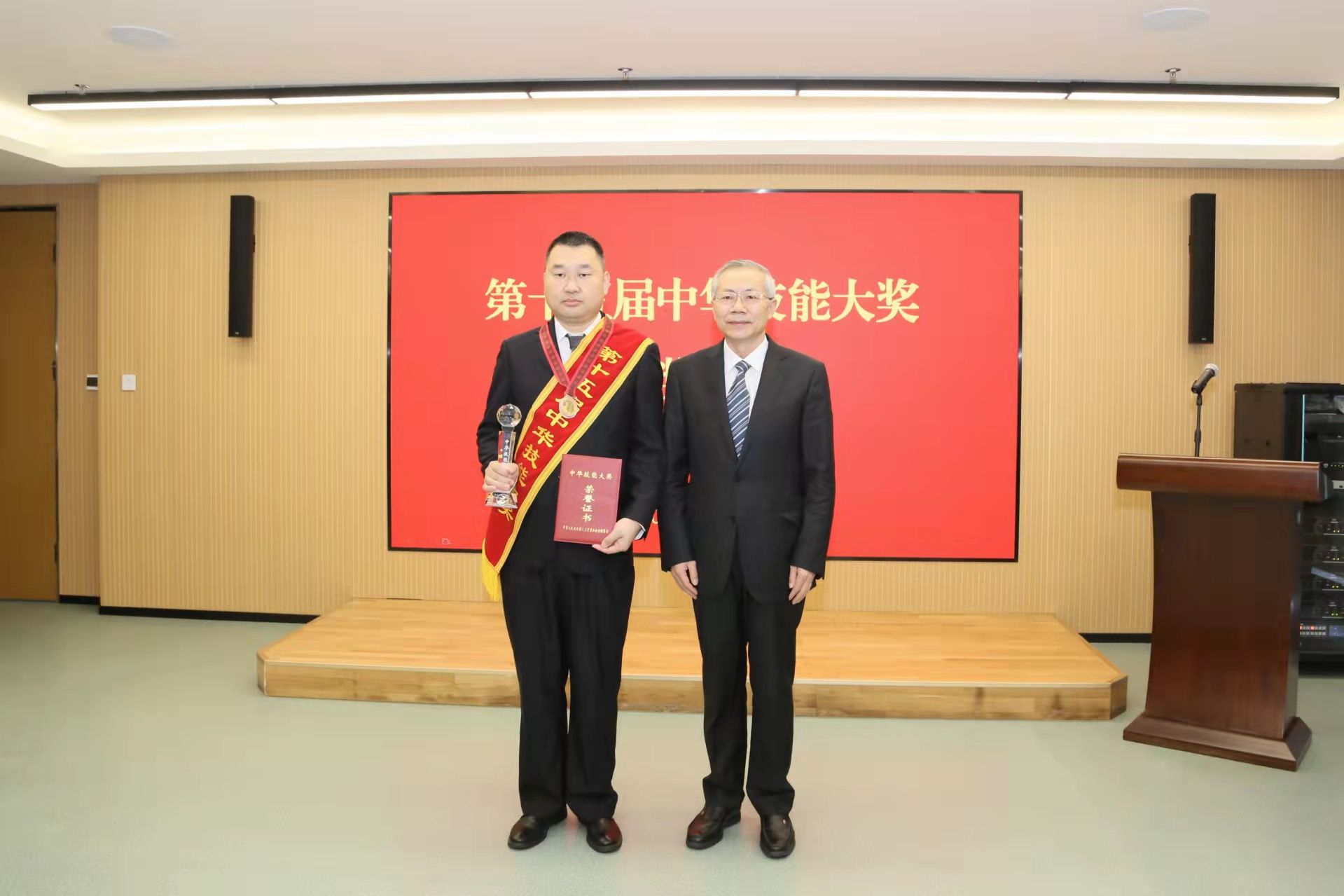 正在上传...