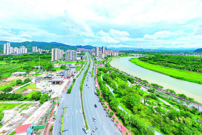 龙门县正提速推进“百千万工程”与环“两山”示范区建设,全力打造人与自然和谐共生的美丽家园。 惠州日报记者汤渝杭 摄 龙门县正提速推进“百千万工程”与环“两山”示范区建设,全力打造人与自然和谐共生的美丽家园。 惠州日报记者汤渝杭 摄