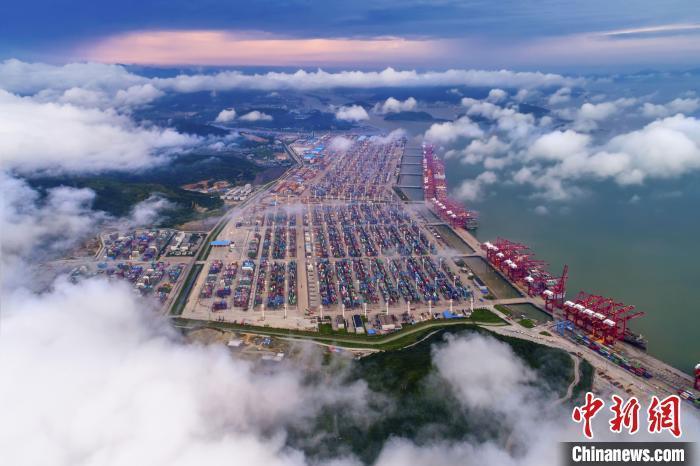 宁波港口一景。 沈颖俊 摄