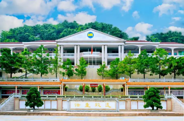 部分岗位大专可报！佛山二中、南海中学等校招人中