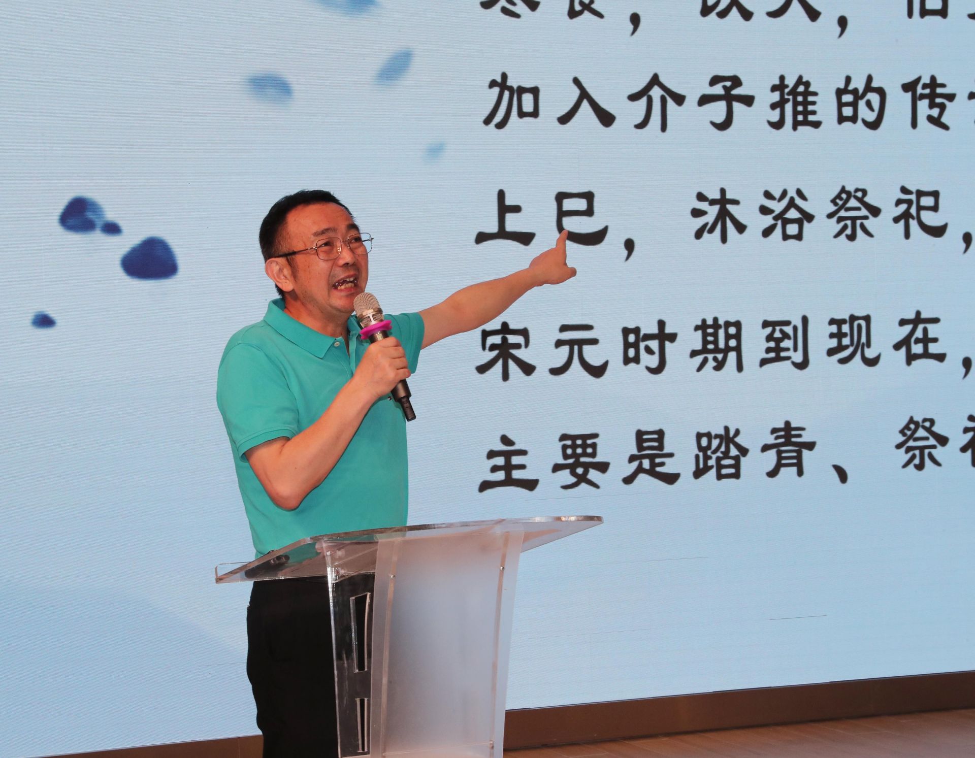 正在上传...