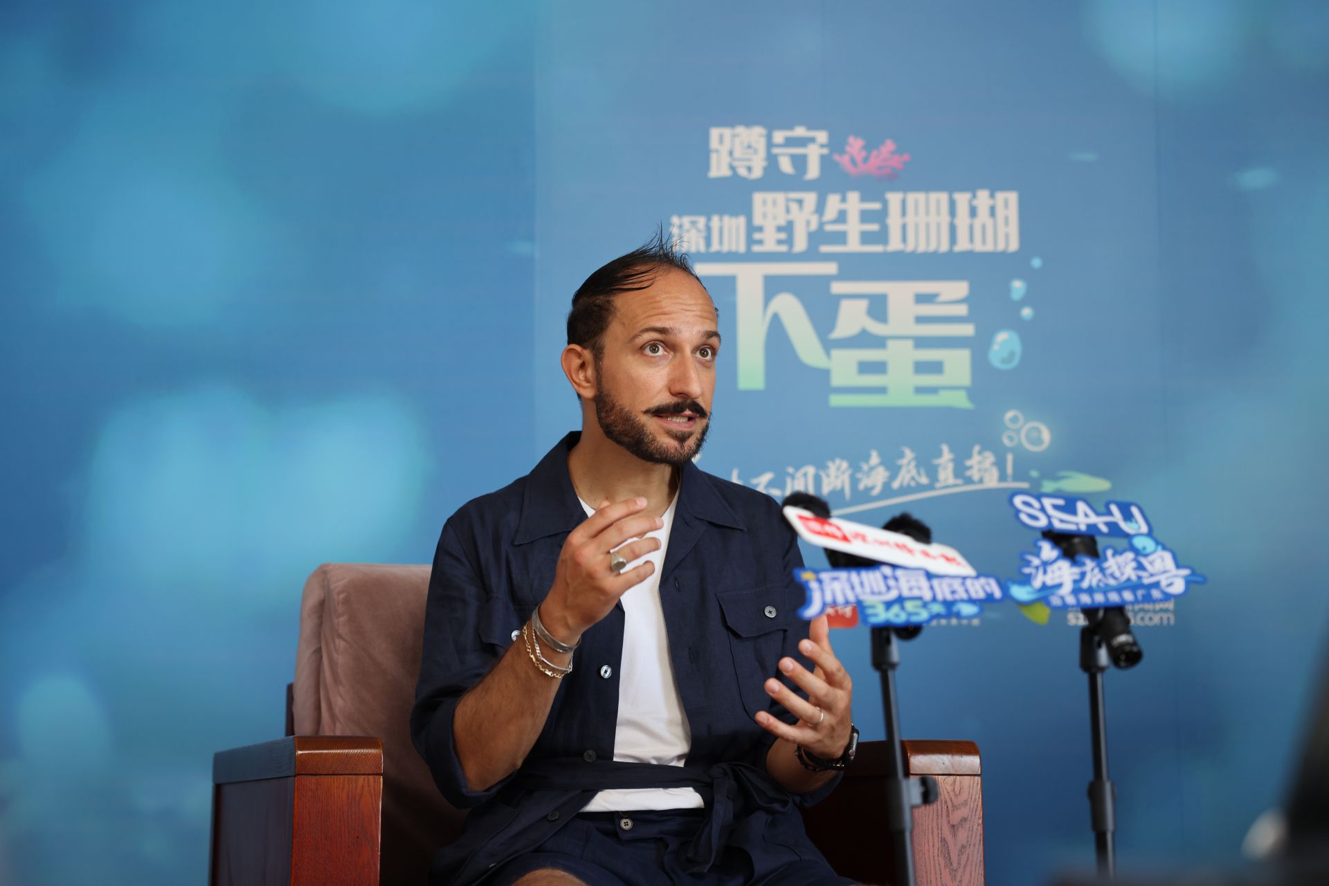 正在上传...