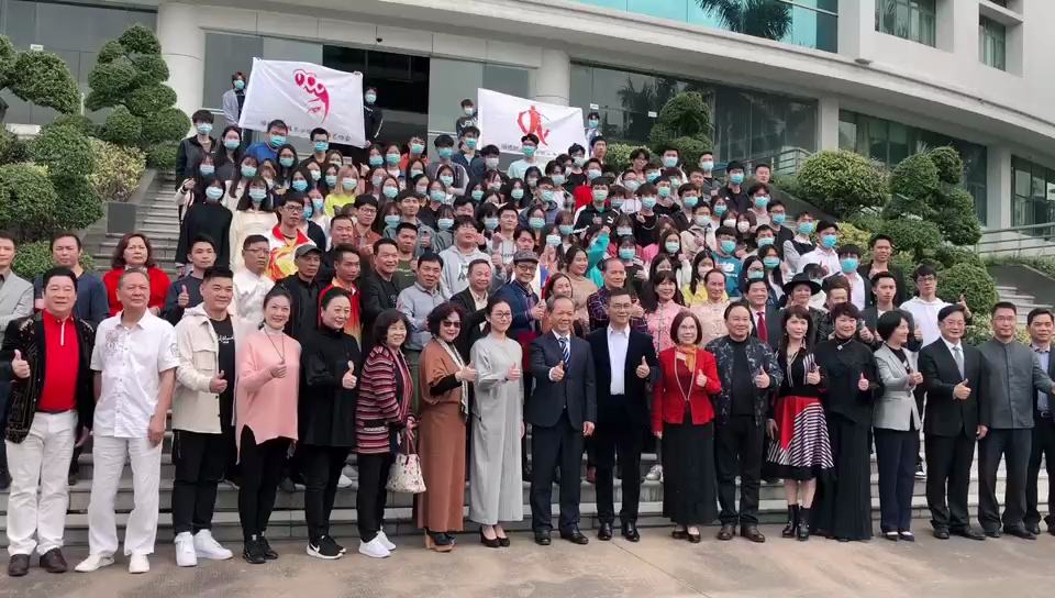 3月24日下午,顺德粤剧曲艺学院、顺德永春拳学院、粤剧社会艺术考级中心顺德考级基地在顺德职业技术学院挂牌启动。佛山日报记者杨婷制作