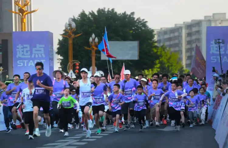江景赛道+限定装备!环两江活力跑物料揭晓,邀你来悦跑