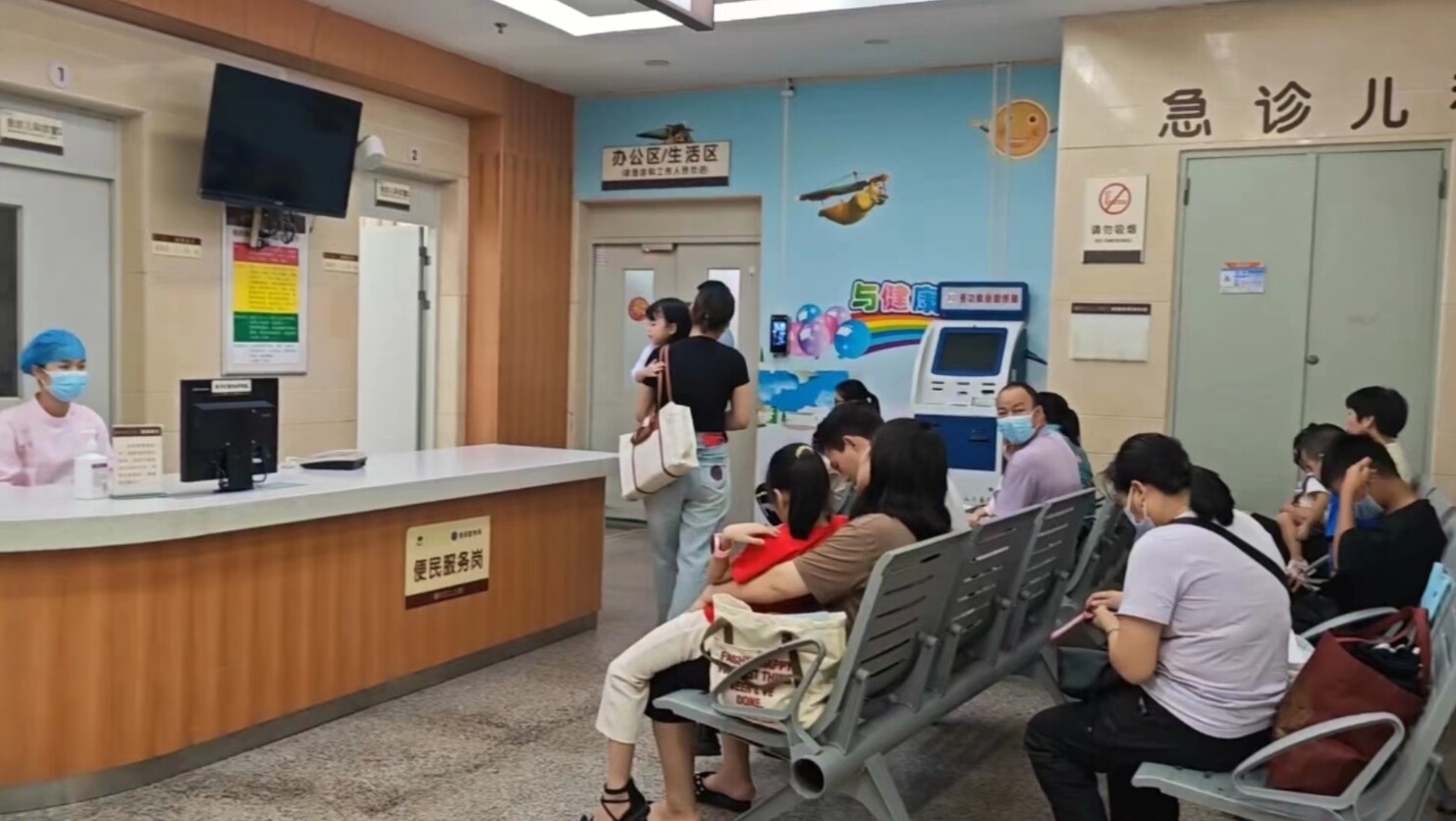 我市一些医院儿科陆续接诊散发的手足口病病例。 我市一些医院儿科陆续接诊散发的手足口病病例。