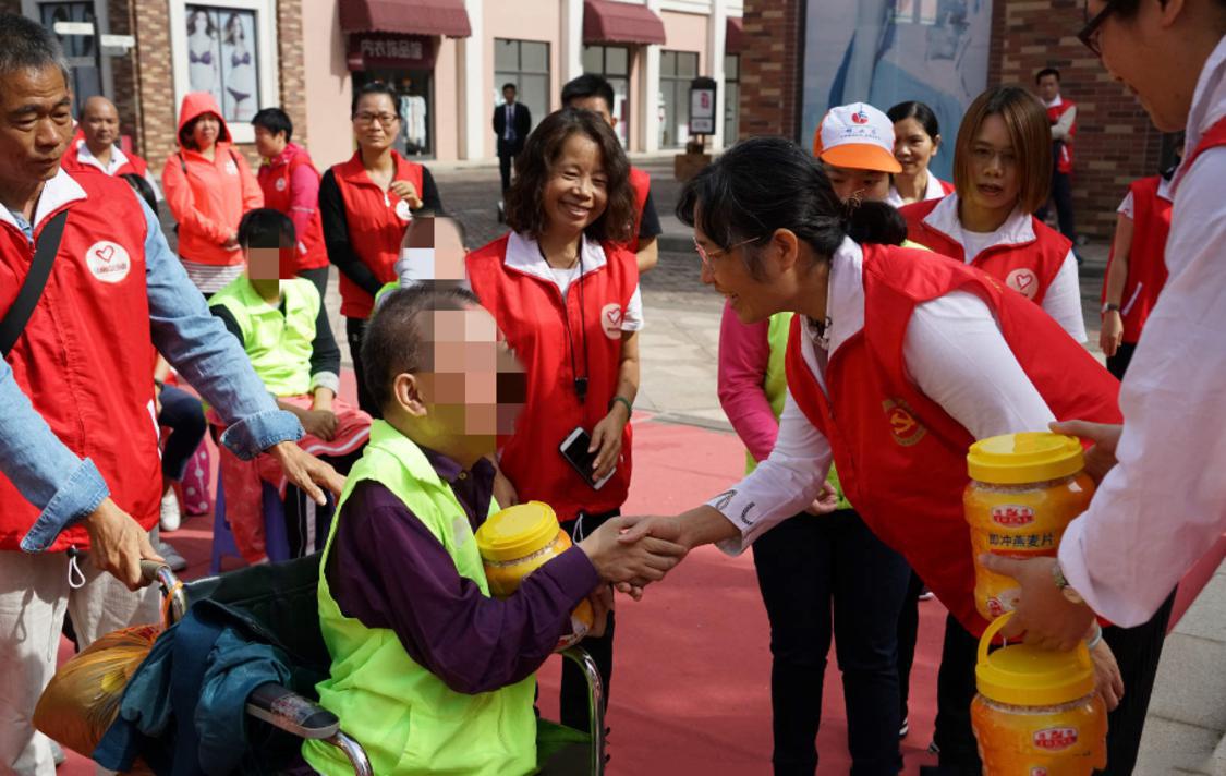 2018年在芦苞镇邓建玲参与孝感芦苞亲子游志愿活动_副本.png