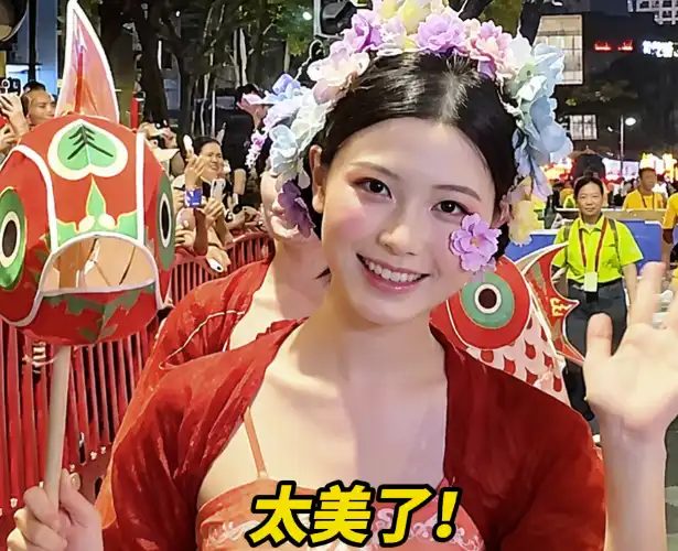 视频|在佛山秋色偶遇心动Crush,“每一眼都想按下暂停”!