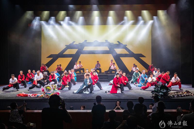 粤剧《鸿胜馆》7月23日晚在广东粤剧艺术中心首演。佛山日报记者符诗贺摄