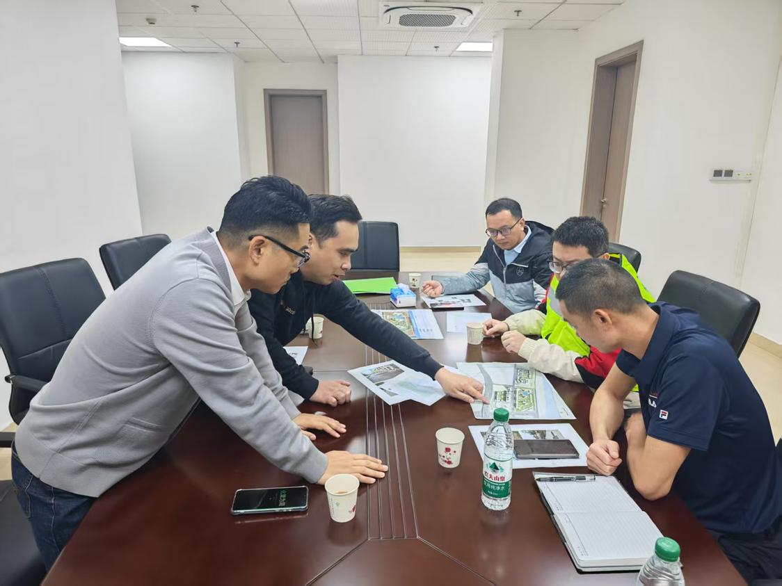 李家聪书记与街道智治中心召开龙湾片区明确边界管养协调会.png