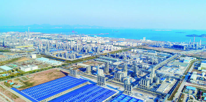 大亚湾石化区。图片来源:惠州东江图片社 大亚湾石化区。图片来源:惠州东江图片社