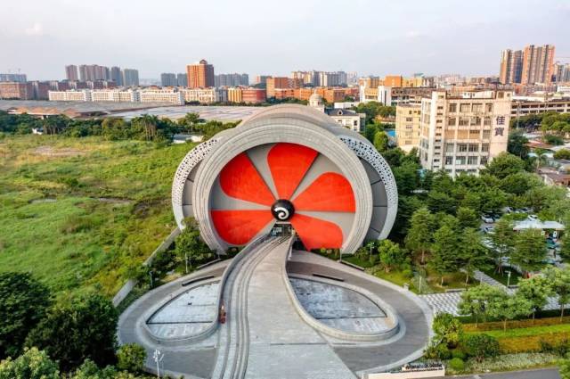 △佛山顺德的工业发展馆。
