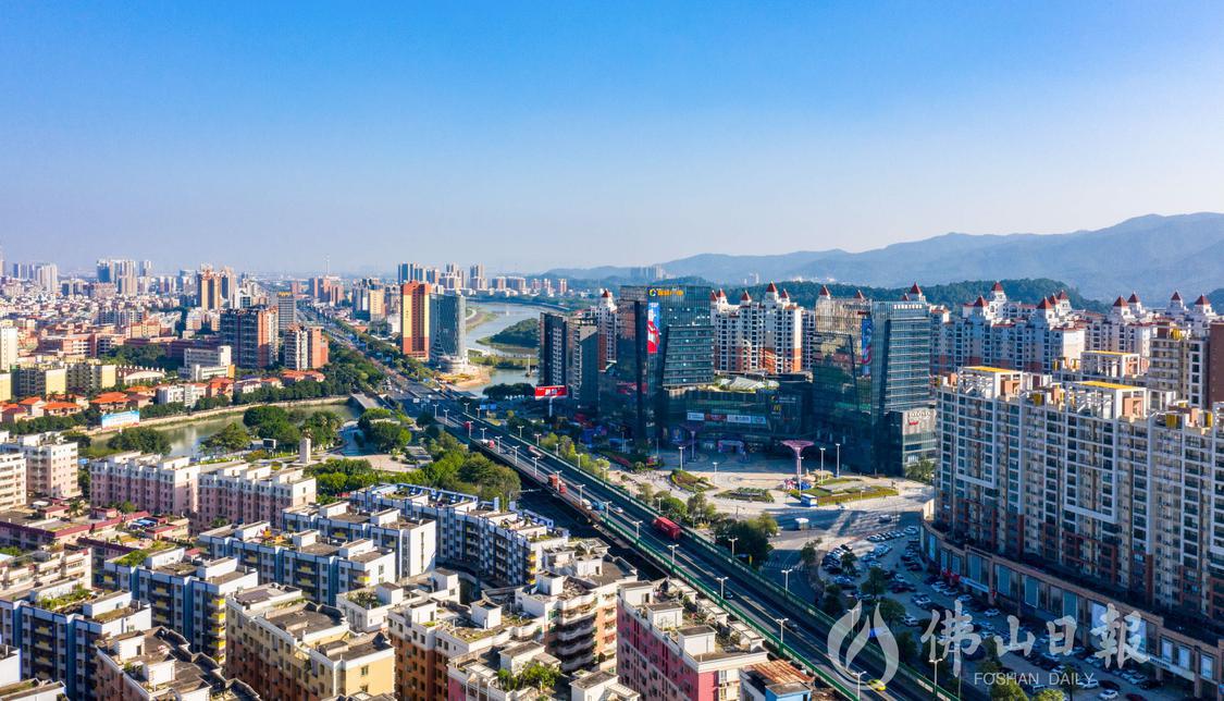 高明大道穿过荷城街道主城区。佛山日报记者(3854972)-20221227195528.jpg