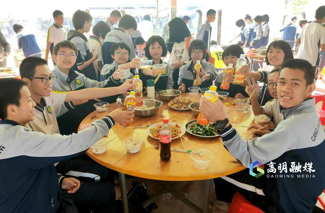 自己做的饭菜特别的香。杨广志摄.jpg