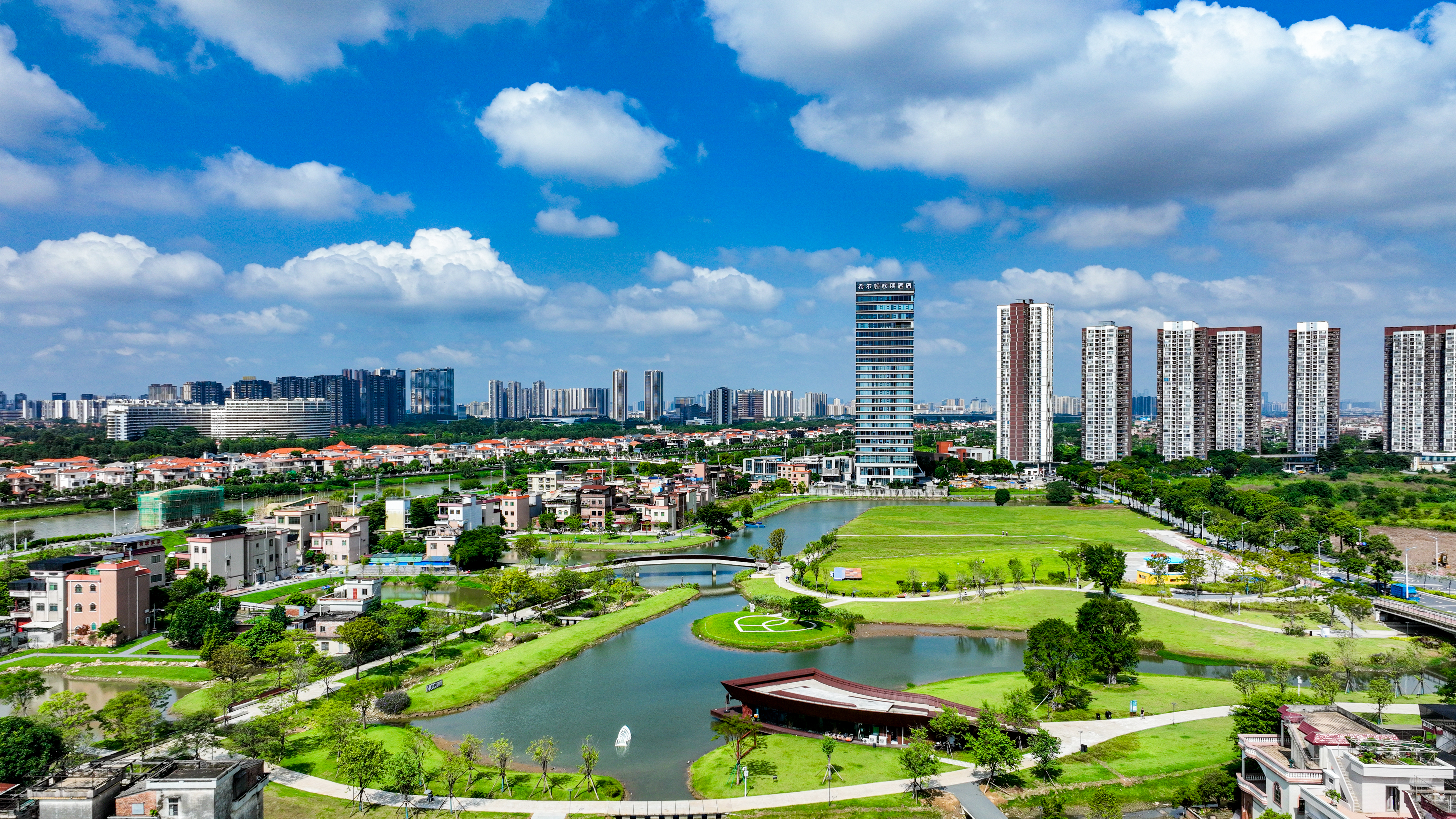 寸金寸土的陈村,为何把城市之心留给了青年?