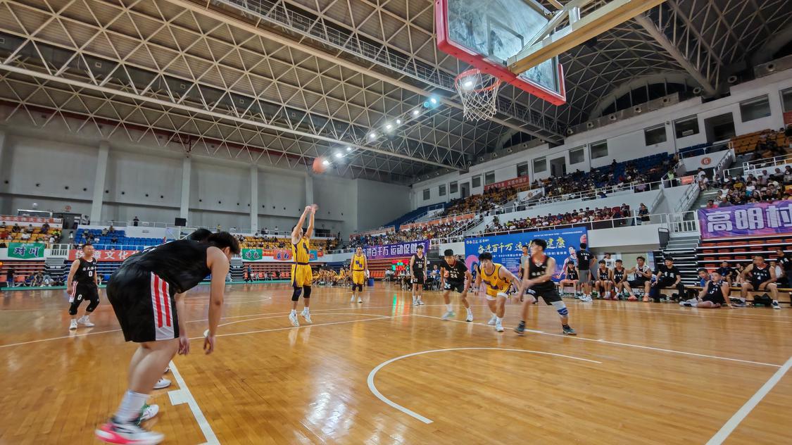 8月26日晚,2024年“中国体育彩票杯”高明区第十七届村际(百村)篮球赛8强淘汰赛结束,杨和豸岗、更合白石、明城石咀、明城潭边携手晋级半决赛.jpg