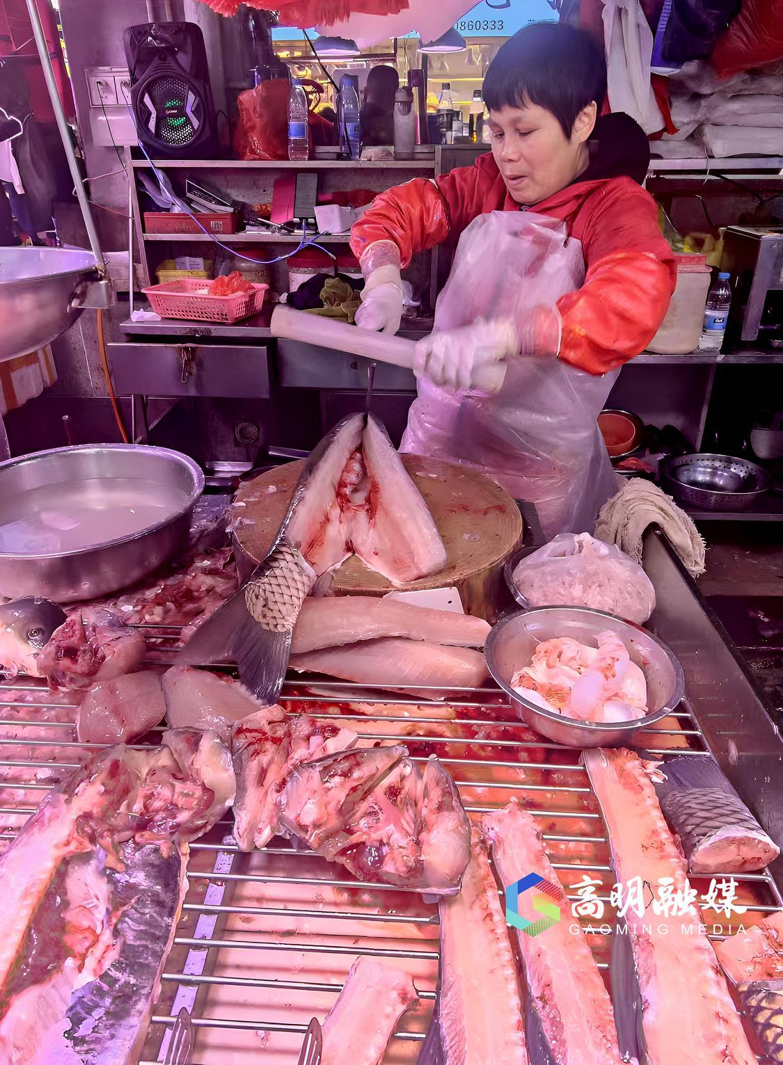 开边皖鱼也有很多人买.jpg