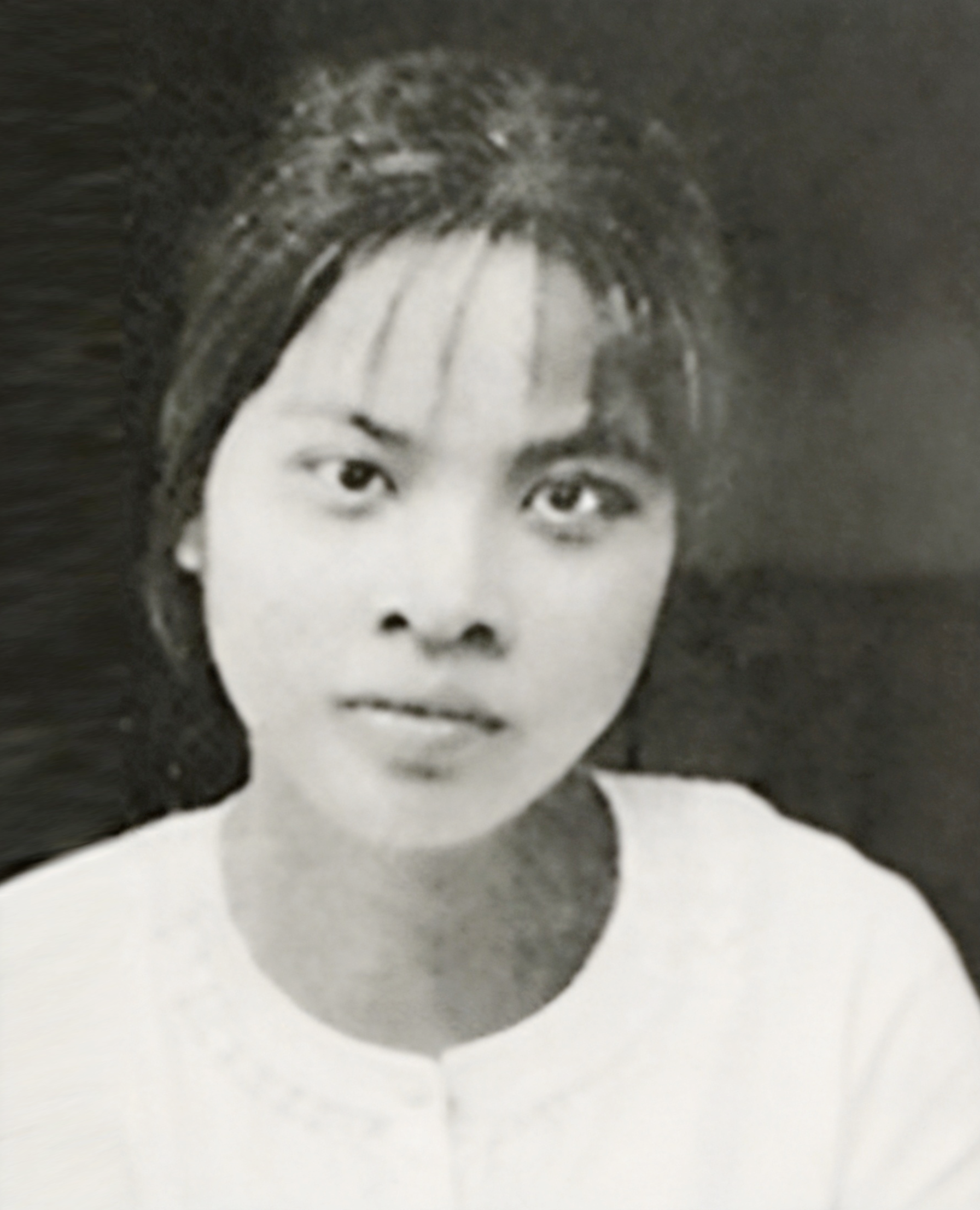jimeng-2026-06-26-1309-图片周转扩大，背景扩大，衣服补充.png