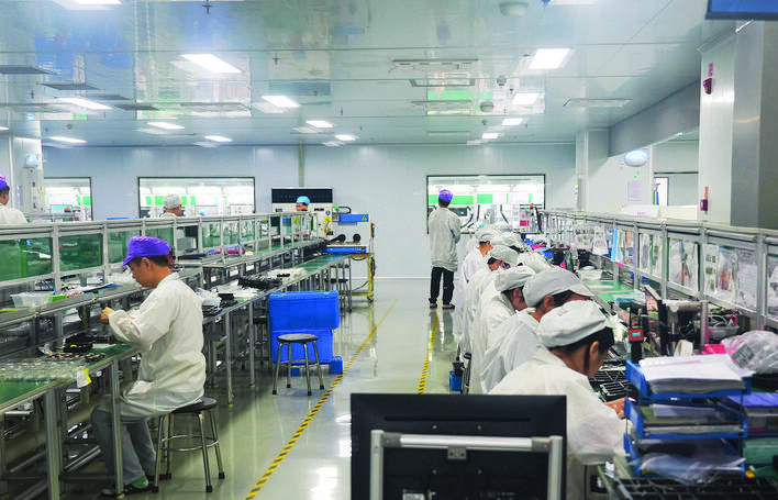 锦好医疗生产车间。惠州日报记者朱金赞 实习生田滢 摄