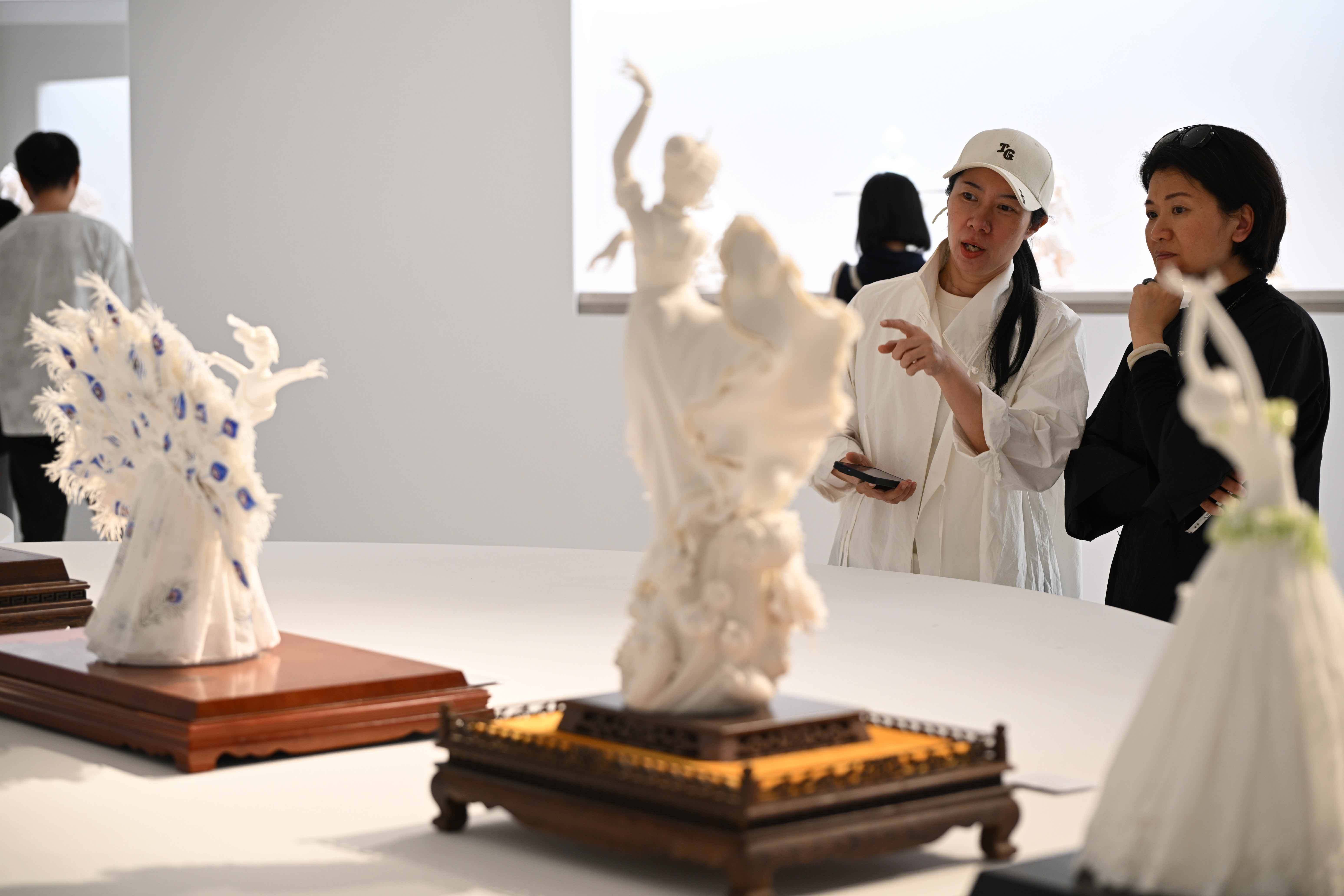 非·常白——中国白德化瓷美学大展”带你沉浸式感受白瓷的艺术魅力！