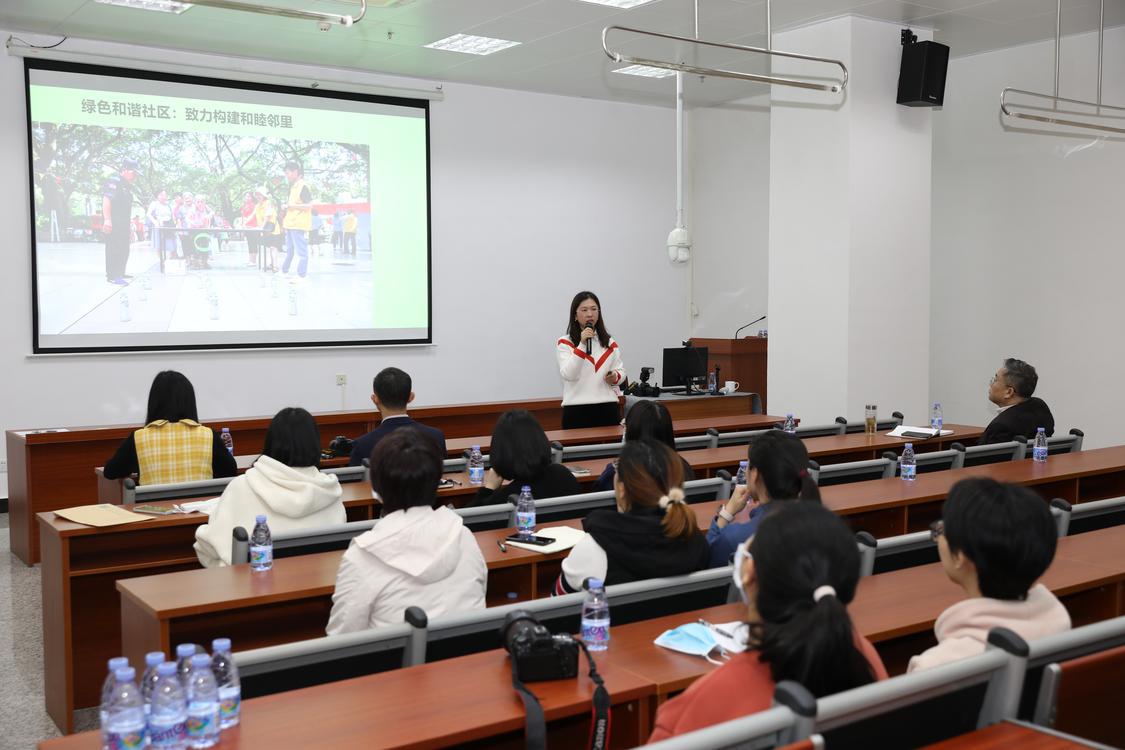 市老年干部大学《品牌训练营》第二期摄影课堂培训现场。（2）.JPG