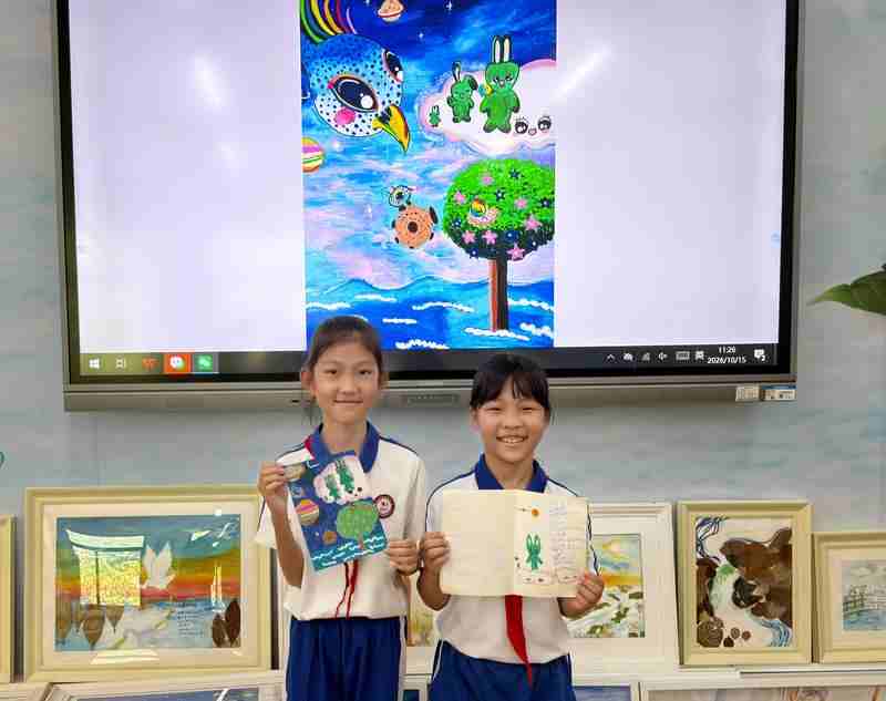 一首科幻诗里的童心宇宙  深圳学子画作亮相西湖大学画展