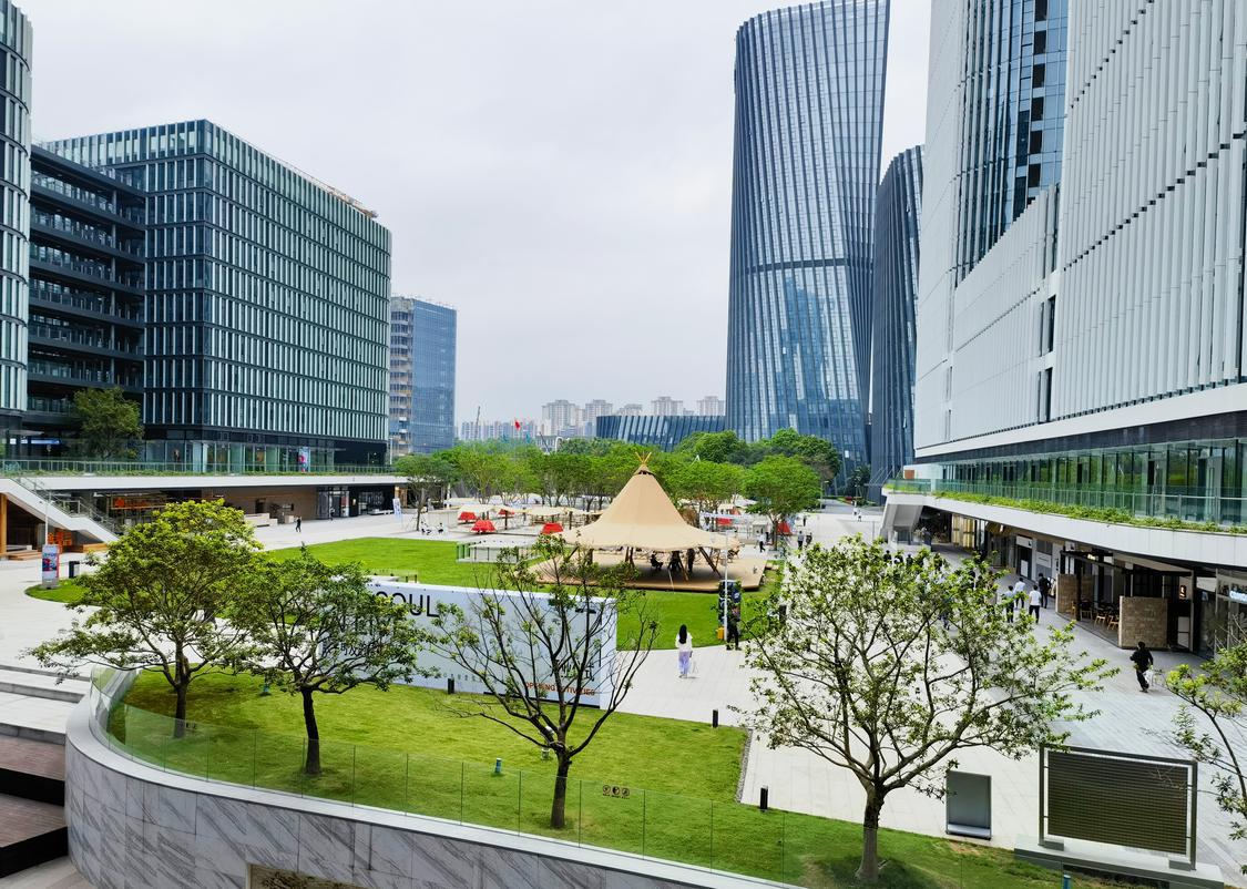 毗邻和美术馆以及美的总部大楼的ALSO。(佛山日报记者谭海琪 摄).jpg