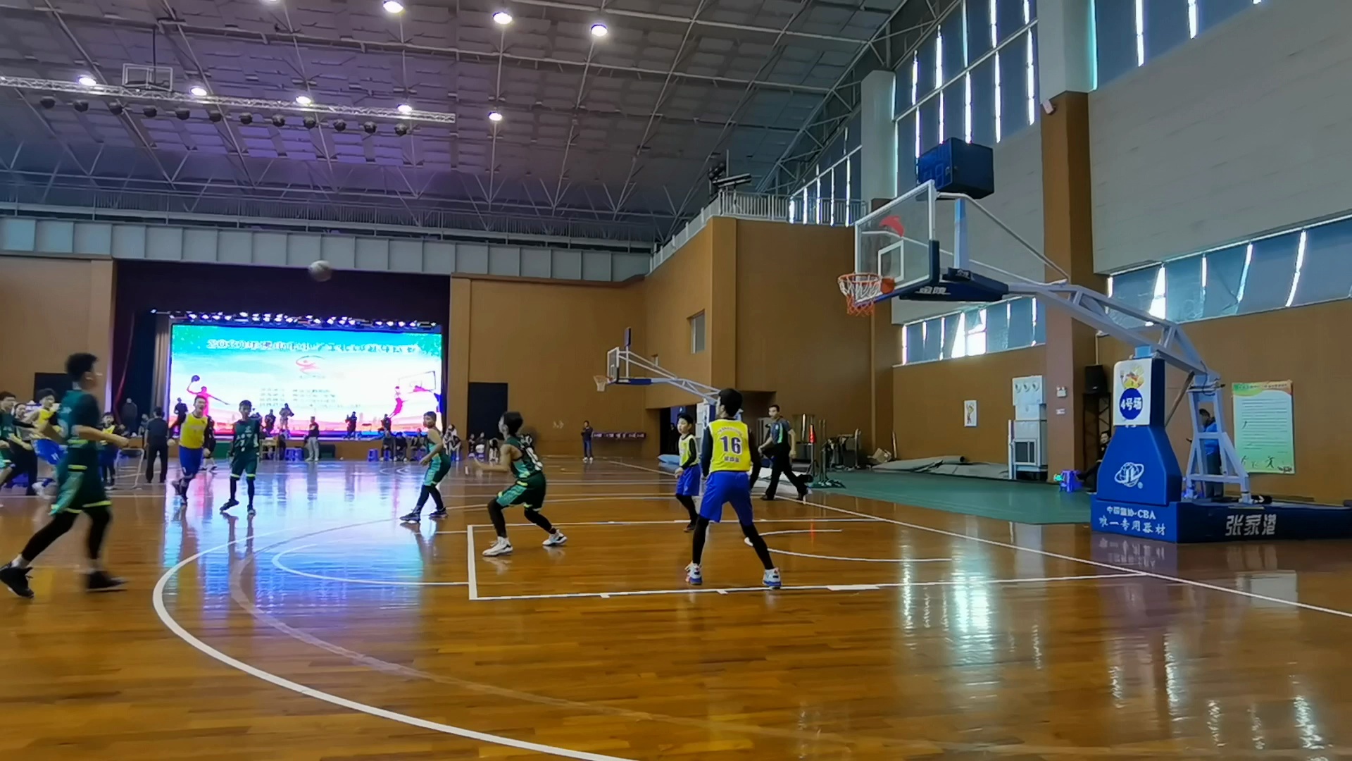 2020年佛山市小学生校园篮球联赛精彩回顾。视频/佛山日报记者制作