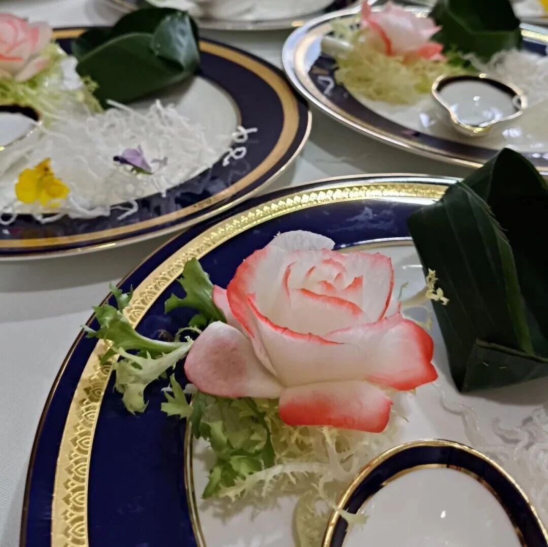 顺职大烹饪学院师生圆满完成泰国驻广州总领事官邸欢迎晚宴服务任务