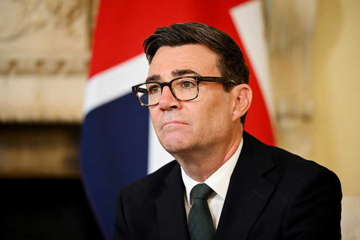 英国首相：拒绝深化对欧关系将是“重大失职”