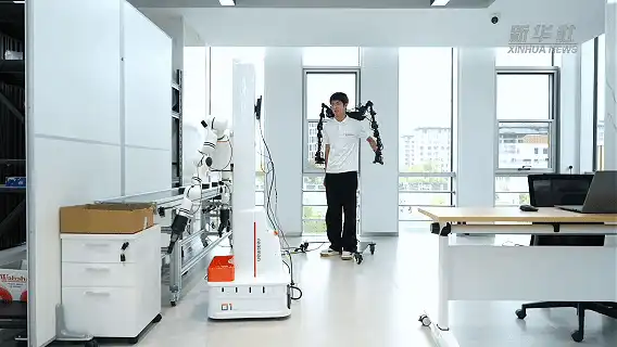 雄安日记丨人机相伴 筑梦“未来之城”