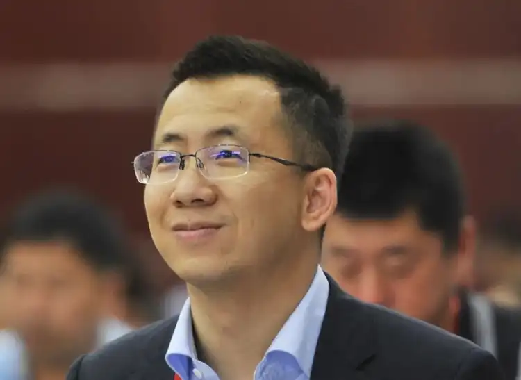张一鸣以6700亿元登顶中国首富,刷新中国首富财富纪录