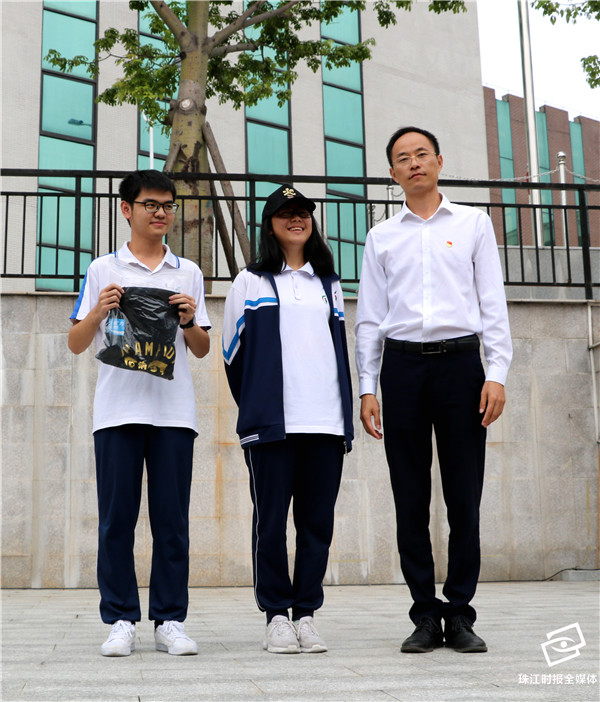 04bf149cd32f4c318bf220b0788bc25a.jpg