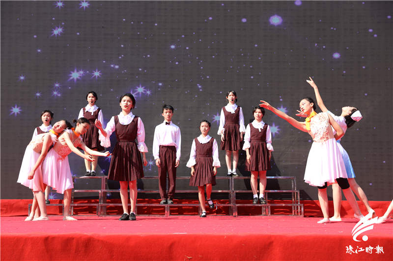 0d2a143afaf141cca2b68ac0fe4cb7d9.jpg