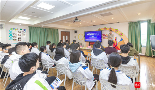 12dec7a3b4e747cb87bb988a19e6f4a5.jpg