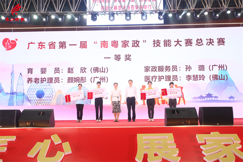 41ac6a54f15d4f8f96edfe98d5f4bc2b.jpg