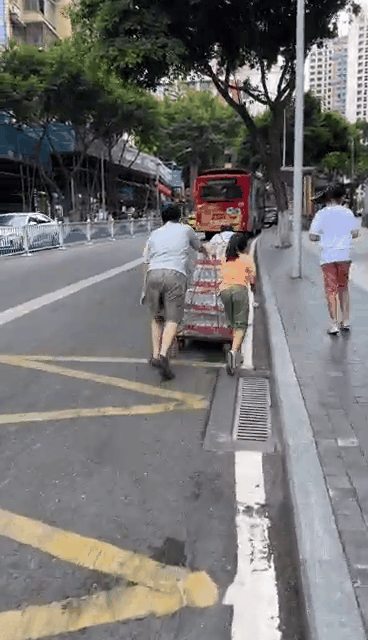 4deb6dae3ae54c4b89395b7783bbc345.gif
