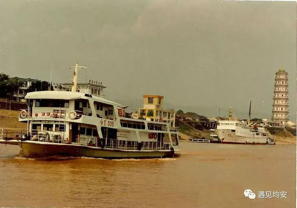4f110050363545699899515b8747212f.jpg