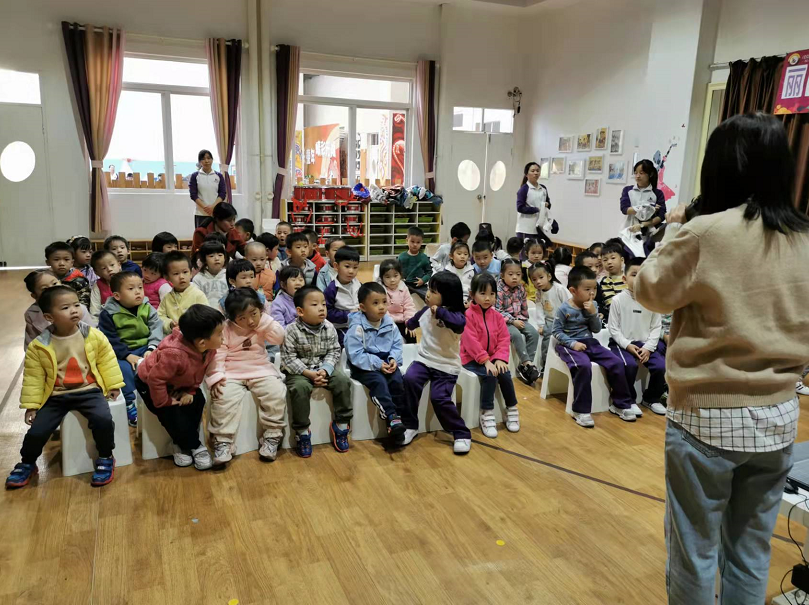 分享故事遇见童心宝宝熊绘本故事分享会走进iec丽日玫瑰幼儿园