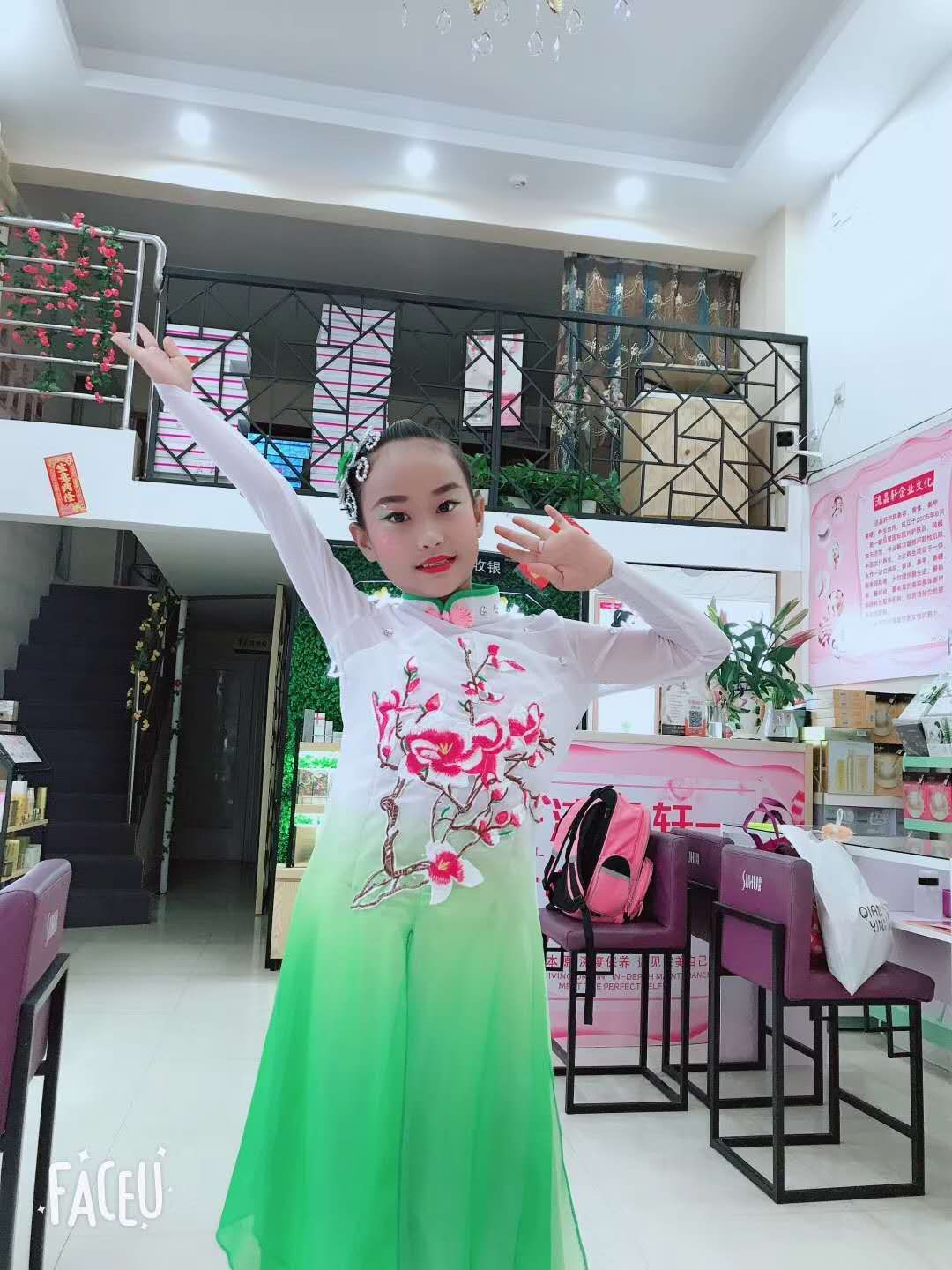 53fab6b62f1742809b6bca9ef3e63bd4.jpg