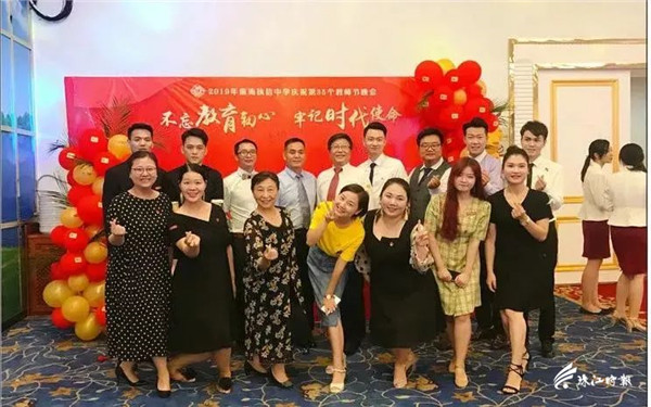81a83da166b24cf1b13bcfeaccfd8400.jpg