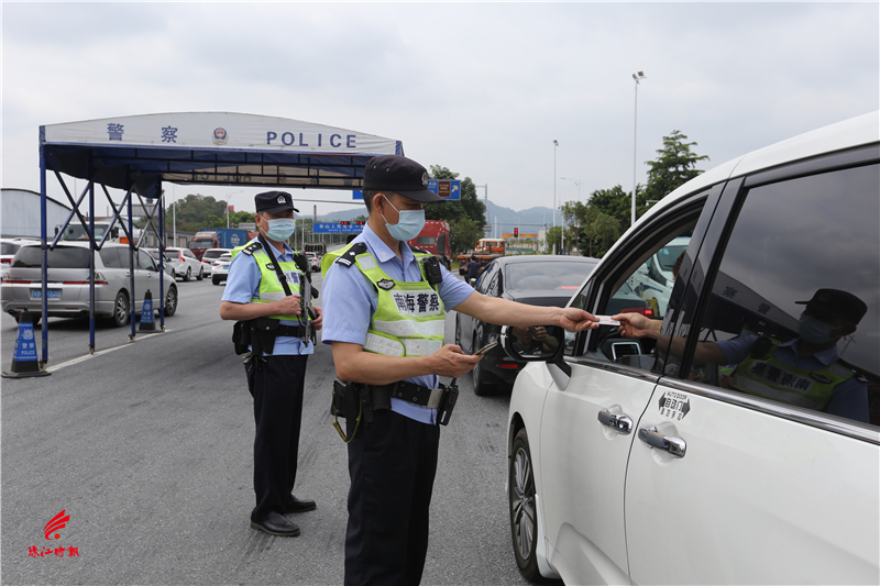 9dc3b2cfc1f84d13bb823f120cda44cf.jpg