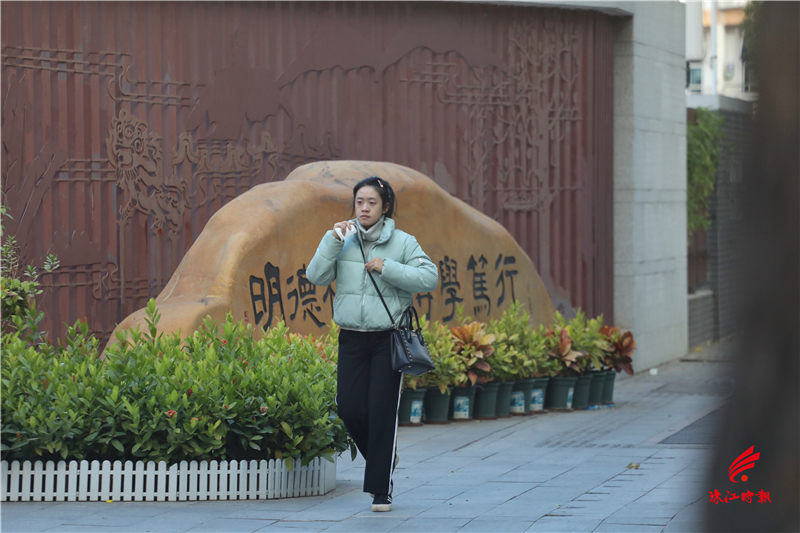 ab6235f1ffd8484c9e8a08d3de94cc32.jpg